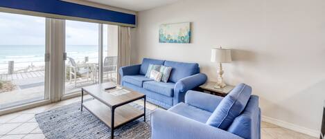 Televisión, reproductor de DVD y videoteca