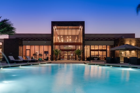 Outdoor pool, a heated pool