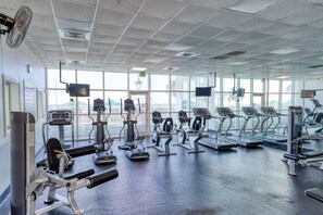 Fitness facility - 5th Floor Comfortable gulf view Condo, Steps to beach, Shopping & dining nearby (Miramar Beach)