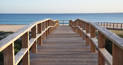 Few Steps to the Beach - Near Tres Irmaos Beach and Close to Alvor Village