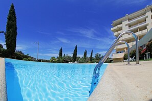 Outdoor pool - Few Steps to the Beach - Near Tres Irmaos Beach and Close to Alvor Village (Alvor)