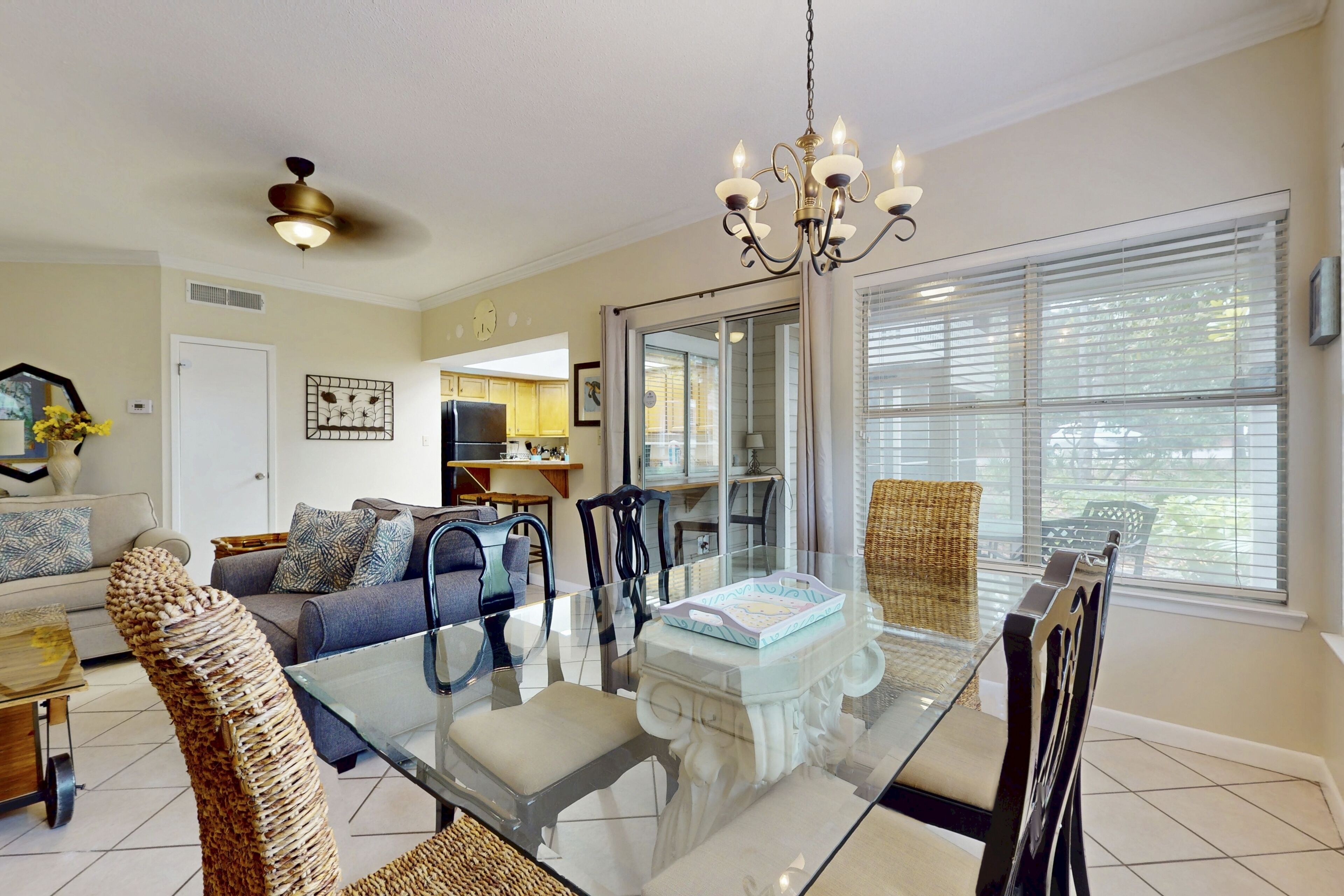 TV, DVD-spiller og filmbibliotek