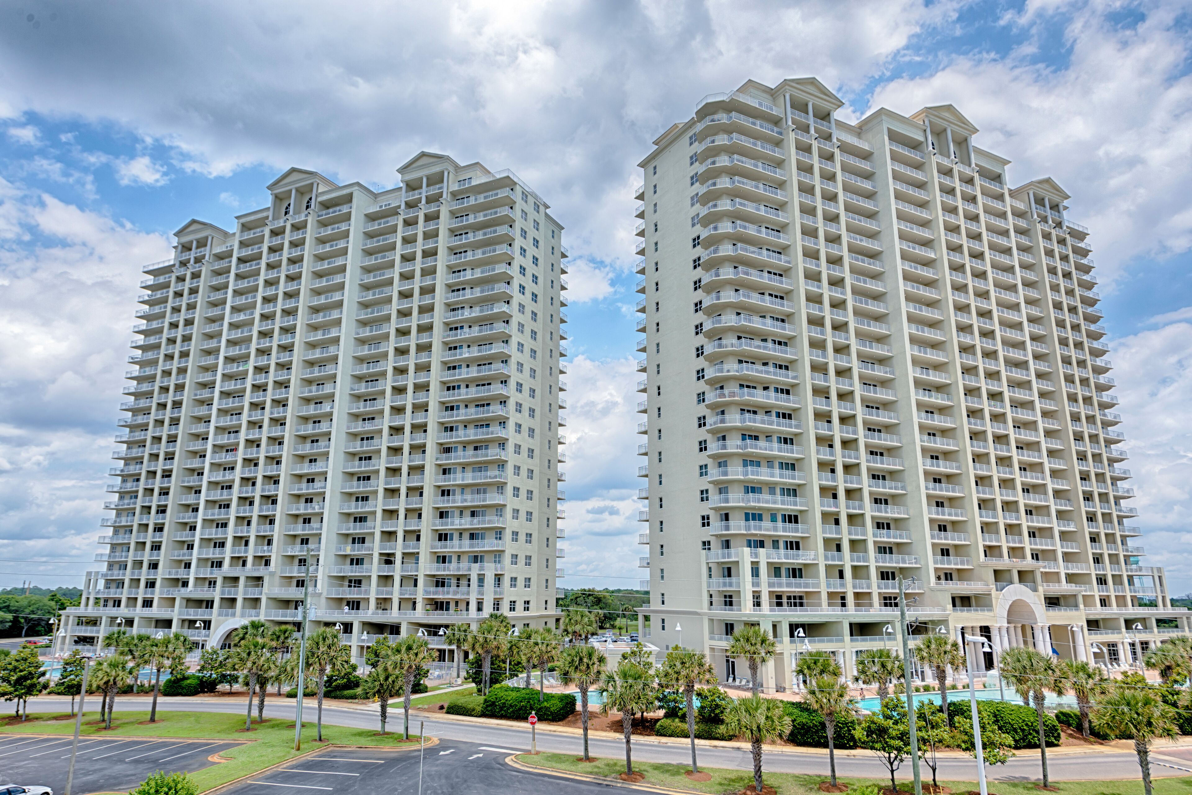 Family-friendly 13th-floor condo w/furnished balcony, shared tennis, and pool
