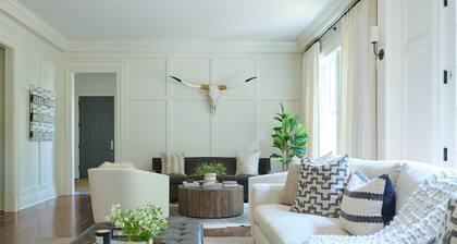 Designer In Town Home- walk to train and town