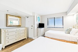 3 habitaciones, tabla de planchar con plancha, internet y ropa de cama 