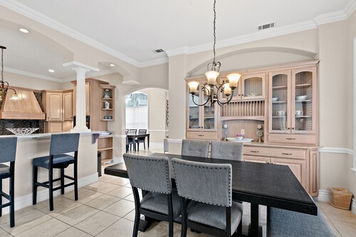 Spacious, Beachfront Home, Stunning Views, Private Pool