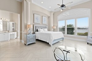 4 bedrooms, iron/ironing board, internet, bed sheets - Spacious, Beachfront Home, Stunning Views, Private Pool (Destin)