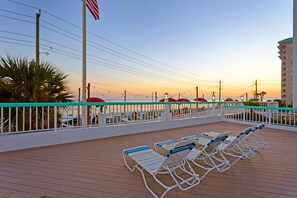 Terrace/patio - Gulf-front studio w/gorgeous views, shared pool & hot tub, central AC, WiFi (Miramar Beach)