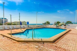 A heated pool - Gulf-front studio w/gorgeous views, shared pool & hot tub, central AC, WiFi (Miramar Beach)
