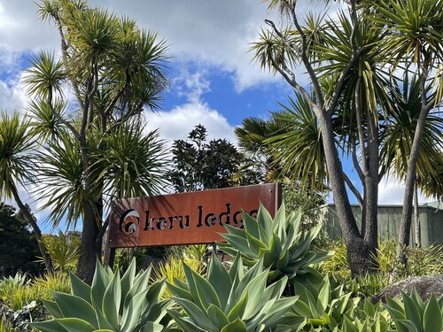 Moana Apartment with Bush Views and near Surf