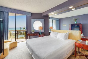 2 bedrooms, iron/ironing board, Internet, bed sheets - Beautiful beachside home w/central AC, internet, gulf views, shared pool/hot tub (Miramar Beach)