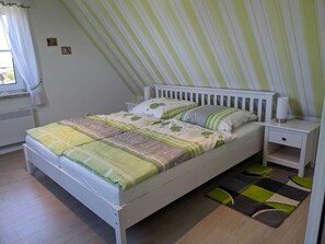 2 Schlafzimmer, Bügeleisen/Bügelbrett, Reisekinderbett, WLAN