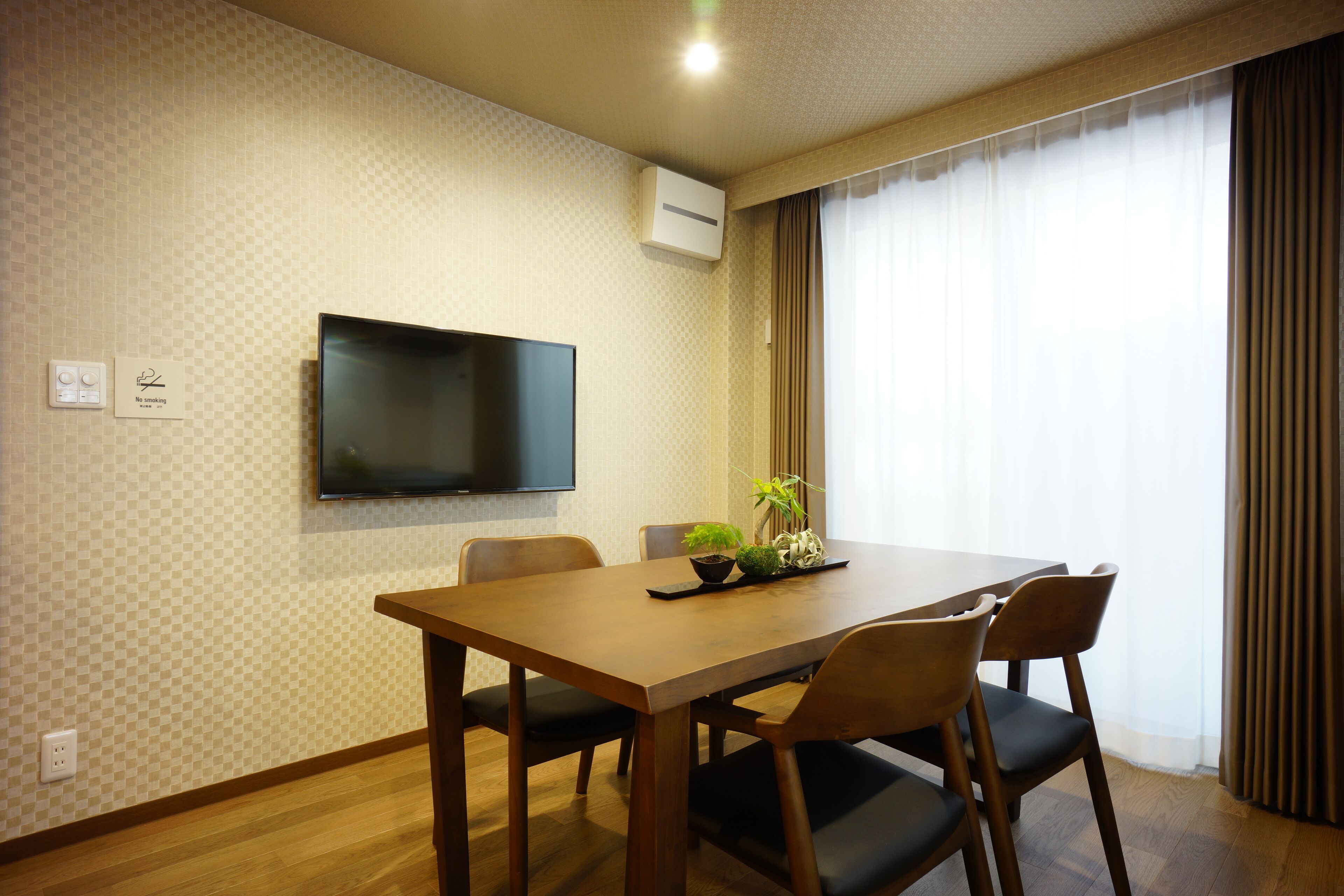 superior quadruple room | in-room dining