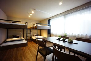 Deluxe Quadruple Room - Rona Hotel (Tokyo)
