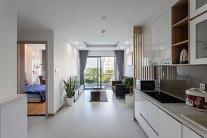 Kühlschrank, Kochgeschirr/Geschirr/Besteck