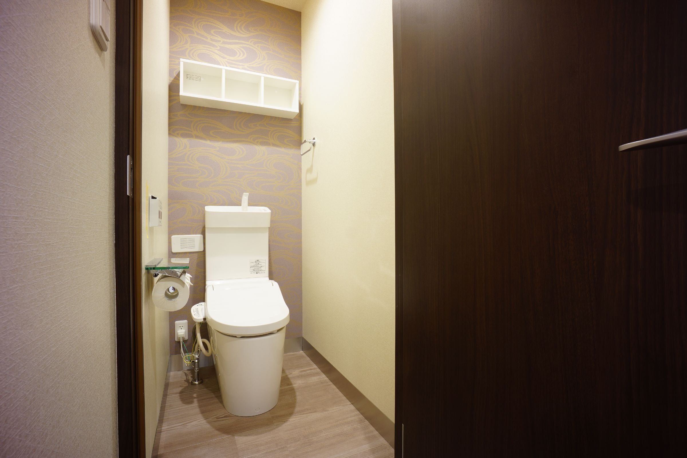 separate bathtub and shower, hair dryer, slippers, electronic bidet