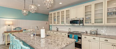 Frigorífic, microones, forn i placa de cuina