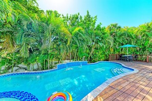 Beheizter Pool