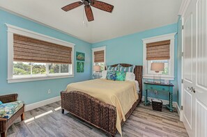 4 bedrooms, iron/ironing board, free WiFi, bed sheets