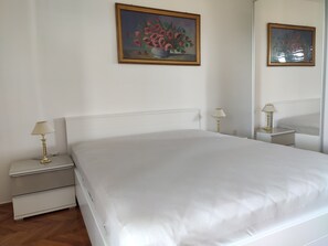 2 bedrooms, WiFi, bed sheets
