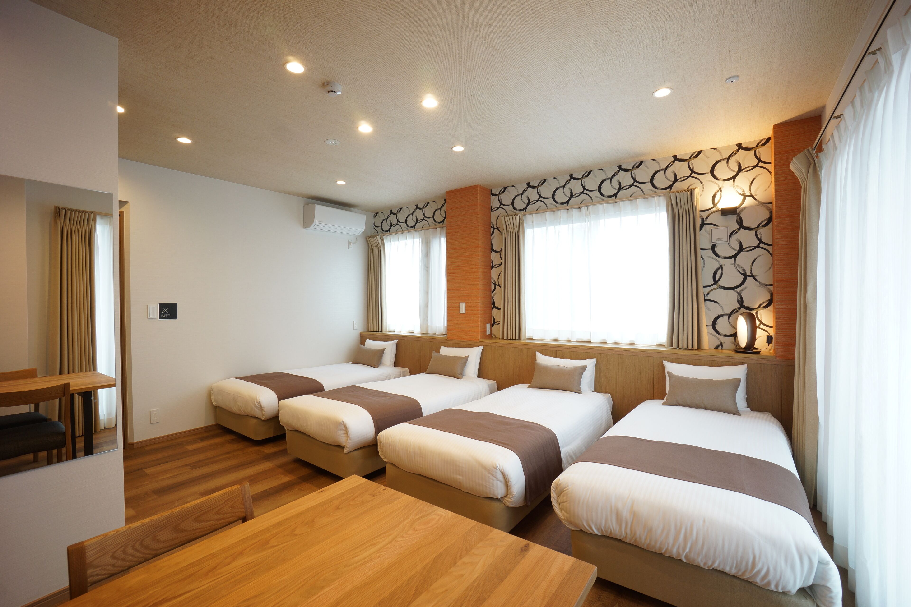 quadruple room | desk, laptop workspace, iron/ironing board, free wifi