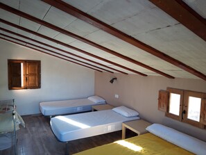 1 dormitorio y ropa de cama