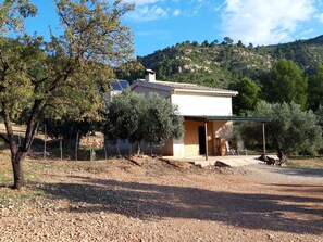 Exterior - Eco-sustainable El Rincon Rural Estate in the Sierra de Martés Natural Park. (Jarafuel)