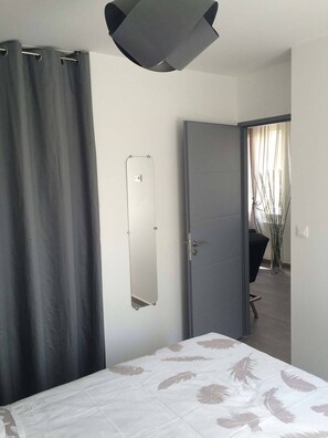 1 bedroom, WiFi, bed sheets - Villawelcom apartment 3, all comforts, modern and bright, 100m from the sea (Canet-en-Roussillon)