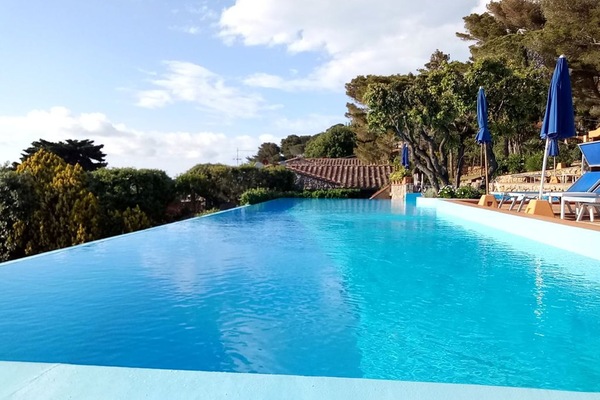Our Pool.
In the background the roof of Elisetta's house