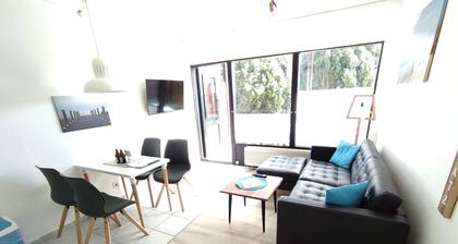 Relax right next to the forest & 750m to the beach