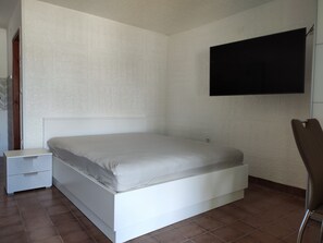 WiFi, bed sheets - Studio apartment 2 minutes from the beach (Crikvenica)