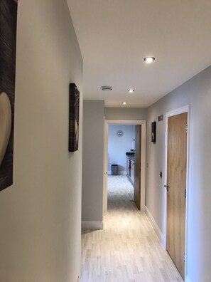 Interior - Spacious, Light and airy comfortable 2 bedroom apartment (Newbury)