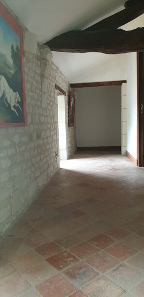 Interior - Gite furnished holiday home rental family friends in castle park (ASSAY)