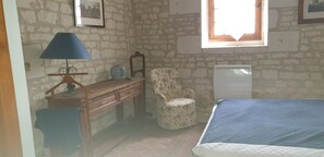 5 bedrooms, bed sheets