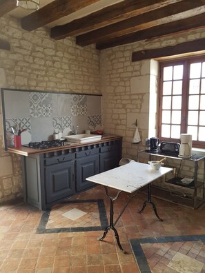 ثلاجة، ميكروويف، فرن، غسال ة أطباق