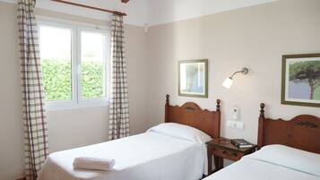 3 dormitorios, escritorio, tabla de planchar con plancha y wifi