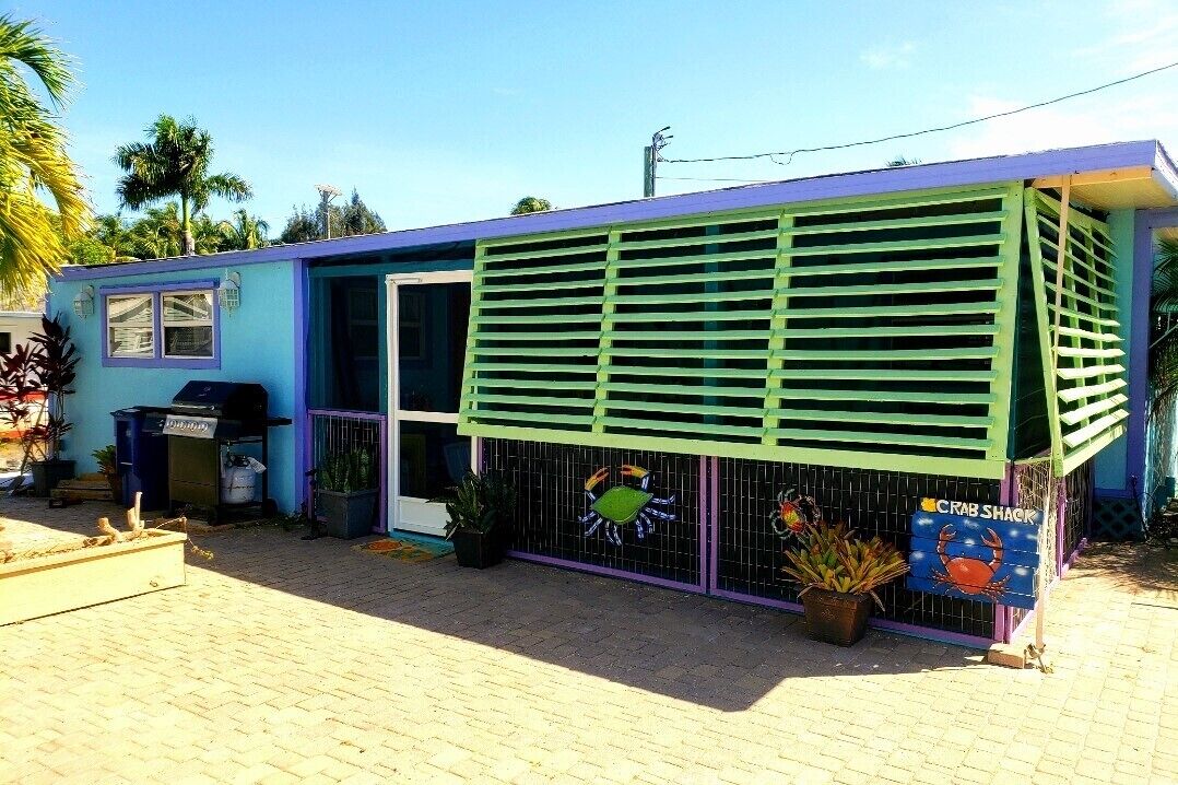 The Crab Shack - Fully-equipped and Updated 2-bedroom Waterfront Vacation Rental