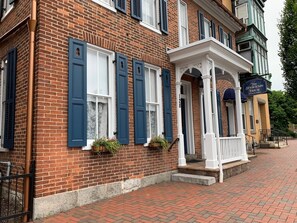 Front of property - The Amberson House Bed & Breakfast (Waynesboro)
