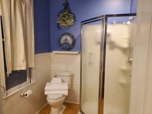 Chambre | Salle de bain | Serviettes fournies