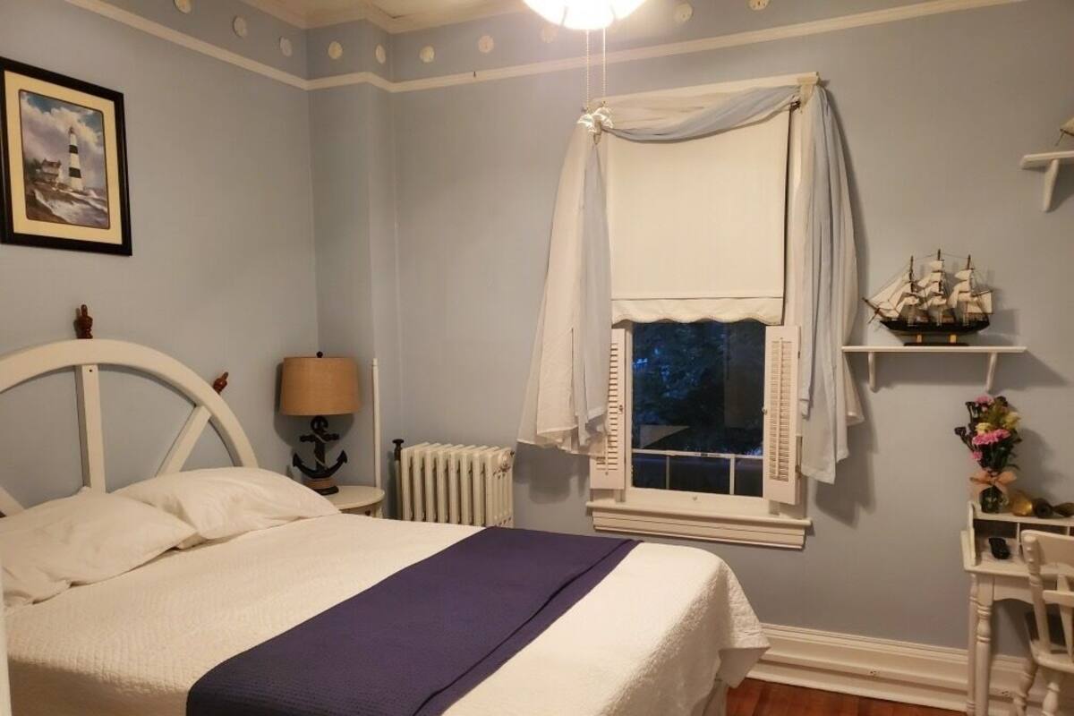 Captains Quarters | Blackout curtains, iron/ironing board (on request), free WiFi