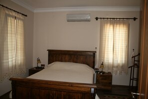 3 habitaciones, tabla de planchar con plancha, wifi y ropa de cama 