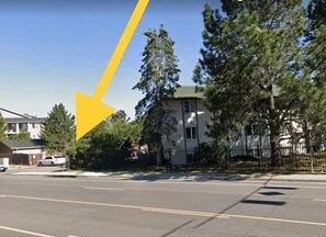 Parking - Simple 1 BR in SE Cherry Creek-monthly rental only (DENVER)