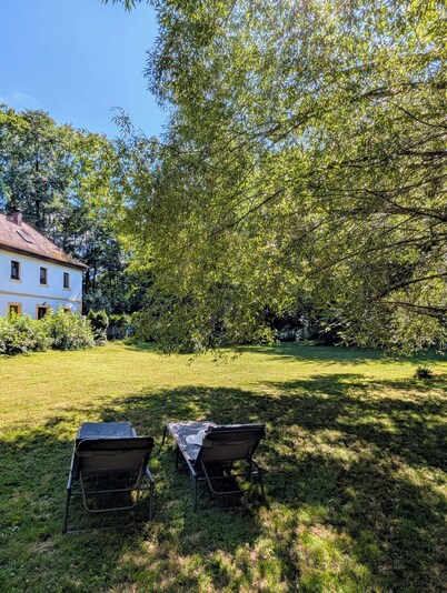 Nature cottage by the lake with river access, river hikes in the Fichtelgebirge 
