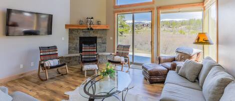 TV, caminetto, tavolo da ping pong