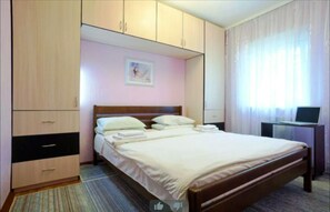 2 habitaciones, tabla de planchar con plancha y wifi 