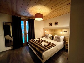 5 slaapkamers, een strijkplank/strijkijzer, reisbedje, gratis wifi