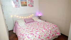 3 bedrooms, iron/ironing board, free WiFi, bed sheets - Wide Apartment with Terrace in City Center (Napoli)