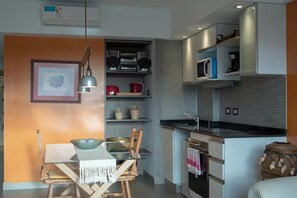 Fridge, microwave, cookware/dishes/utensils - 3 rooms apartment in Palermo area. (Palermo)