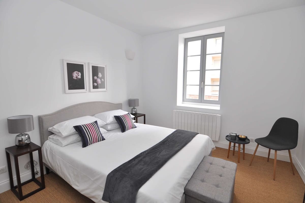 Habitación Premium | Escritorio, espacio para trabajar con un portátil, cortinas opacas