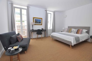 Deluxe Room | Individually decorated, individually furnished, desk, laptop workspace - Les Tourelles (Biarritz)